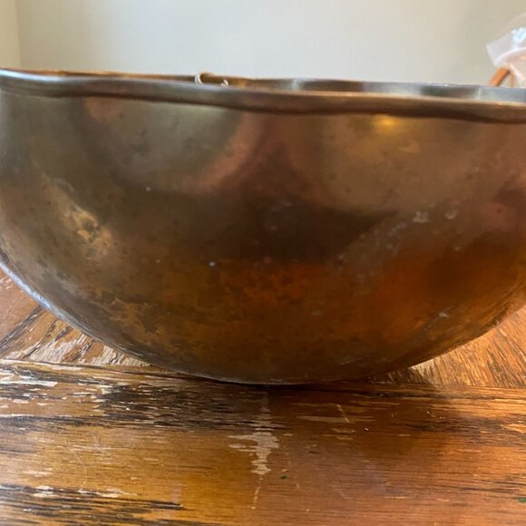 Vintage Brass Hanging Planter With Scalloped Edge & Chain Hangers - Picture 6 of 7